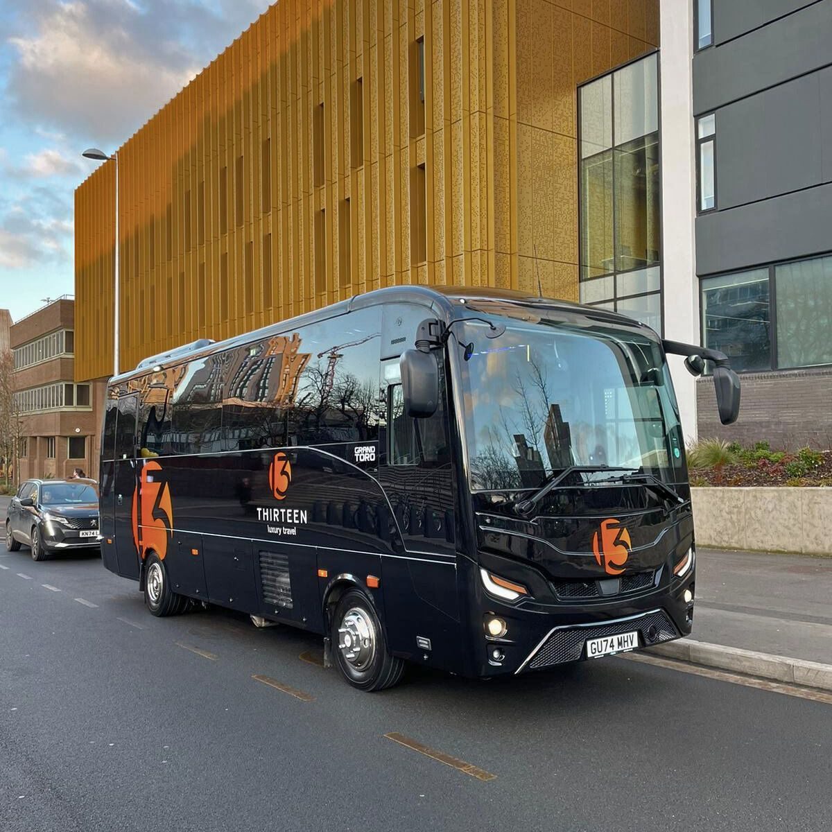 13 Travel large coach